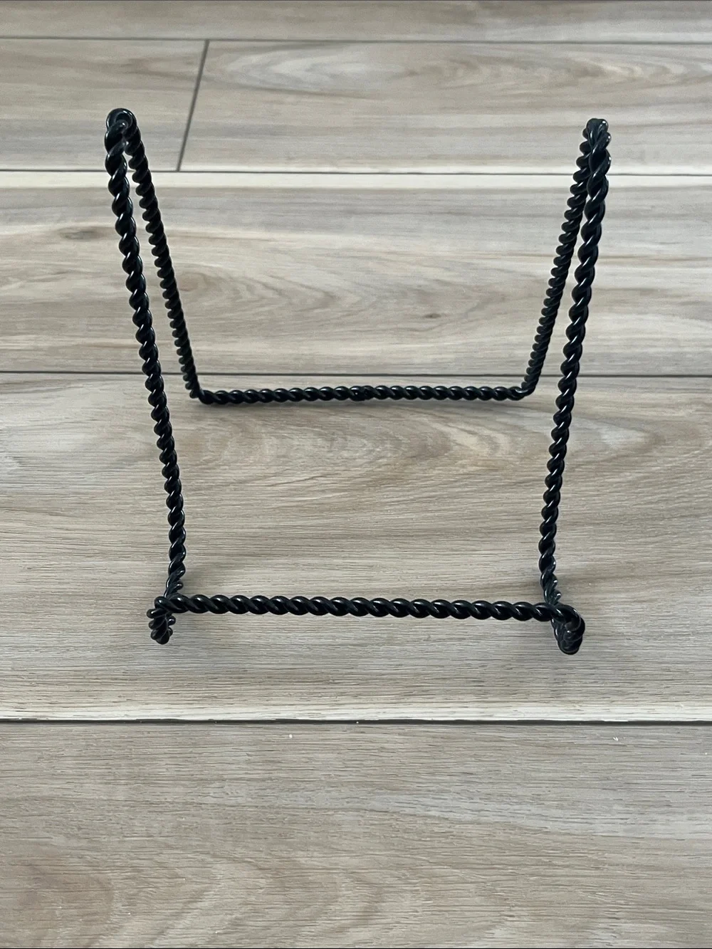 Black Twisted Wire Display Stand